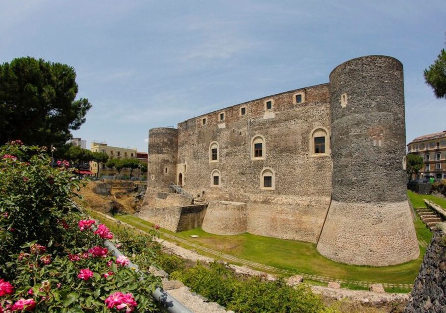 Catania: City Highlights Walking Tour - What the two-hour format gives you