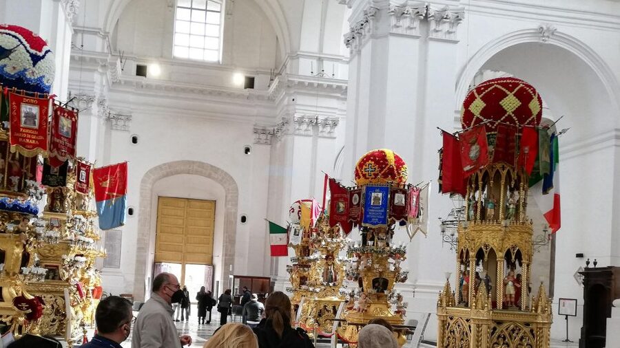 Catania: City Highlights Walking Tour - Practical comfort, language, and access