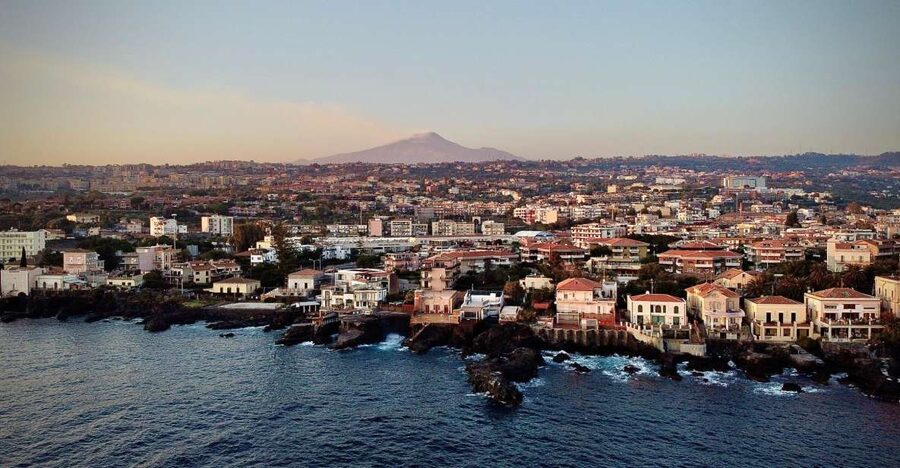 Catania: City Highlights Walking Tour - Piazza Duomo: Catania’s grand first impression