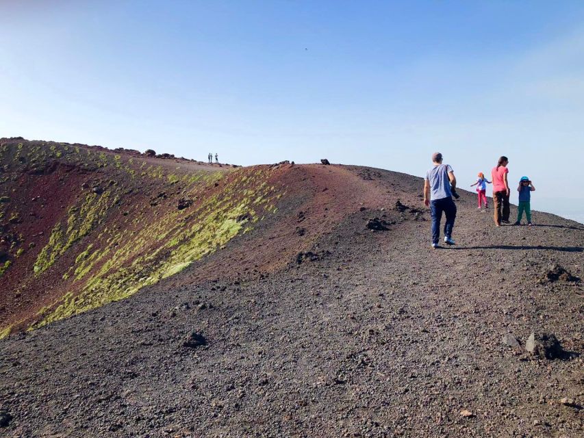 Catania: Etna Morning Excursion with Tasting and Pickup - What the guide adds to the visit