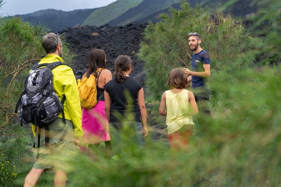 Catania: Etna Nature Tour with Hiking, Cave Visit, & Tasting - Guides make the biggest difference