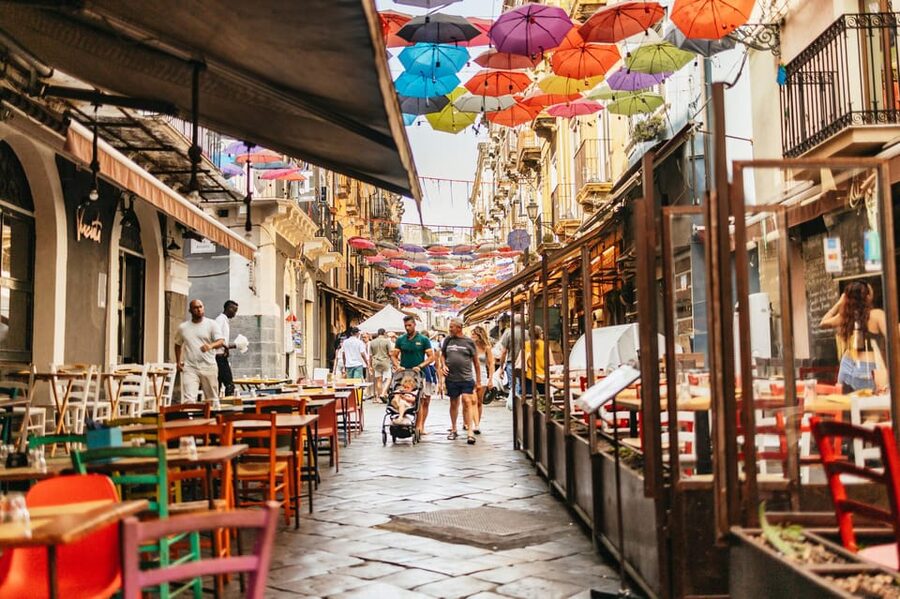 Catania: Guided Street Food Walking Tour - Piazza Duomo, Piazza Università, and a glass of selz