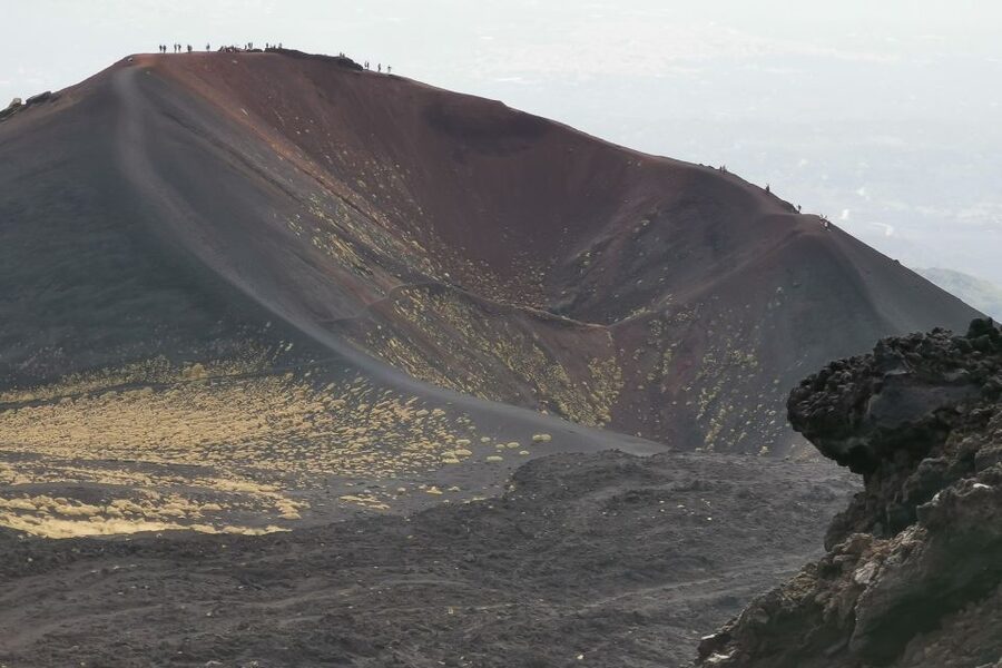 Catania: Mount Etna Trekking Trip off the Tourist Path - The viewpoint briefing and the start at 2,000 meters