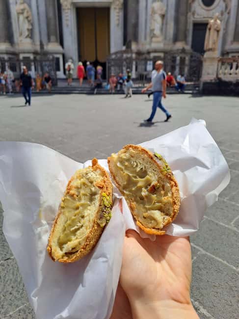 Catania: Street Food Guided Walking Tour - Cannoli, granita, and the finish