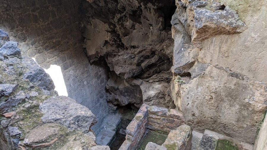 Catania: Underground Catania Tickets and Guided Tour - Walking Via Etnea between the sites