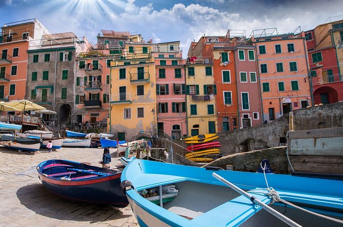 Cinque Terre Small Group or Private Day Tour from Florence - The boat ride and the coast from the water