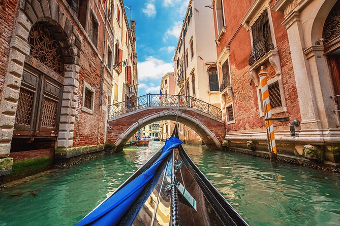 Classic 30-Minute Gondola Ride in Venice - What this gondola ride is really like