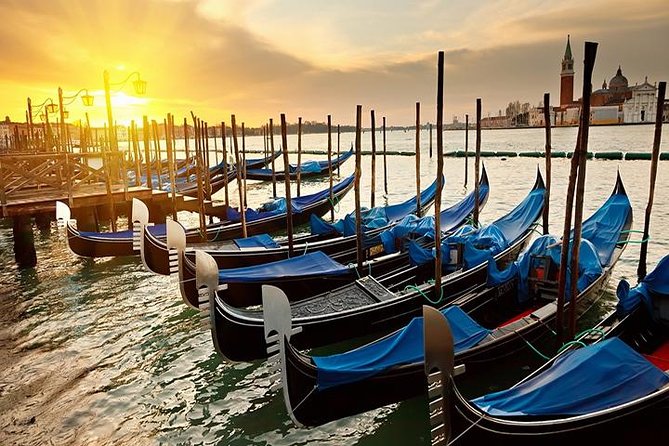 Classic 30-Minute Gondola Ride in Venice - Along the Grand Canal toward Venice’s great views