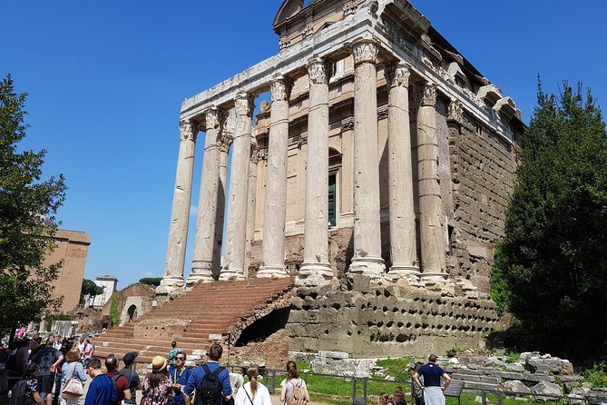 Colosseum Arena Floor, Roman Forum and Palatine Hill Guided Tour - Meeting point problems and how to avoid them