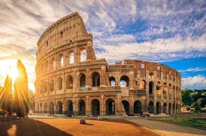 Colosseum Arena Floor, Roman Forum & Palatine Hill Guided Group Tour - How the guides shape the experience