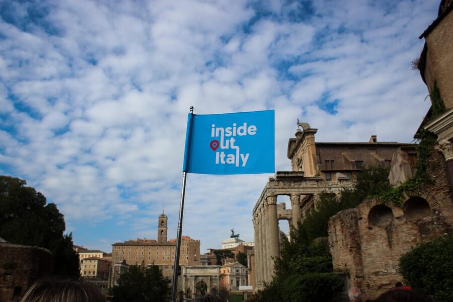 Colosseum Entry with digital audioguide and arena option - Meeting the host at the Arch of Constantine