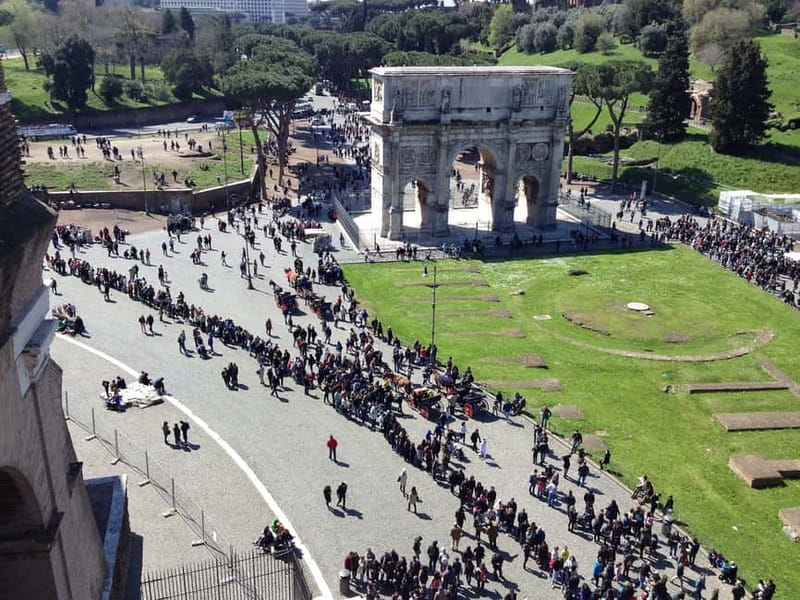 Colosseum, Forum & Palatine Hill Guided Walking tour - Meeting at Via dei Fori Imperiali