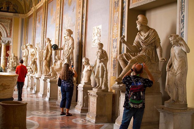 Complete Vatican: Museums, Sistine Chapel & St Peters Basilica - The guide makes or breaks the visit