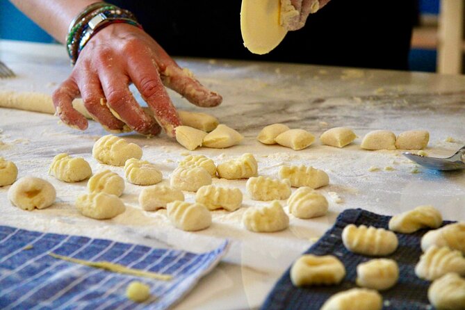 Cooking Class : Fresh pasta and TIRAMISÙ with Lake Garda wines - Local wines and a shared meal