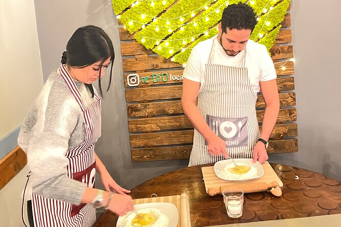 Cooking Class in Rome: Make Fettucine & Tiramisù with Chef Paolo - Why the group setting works
