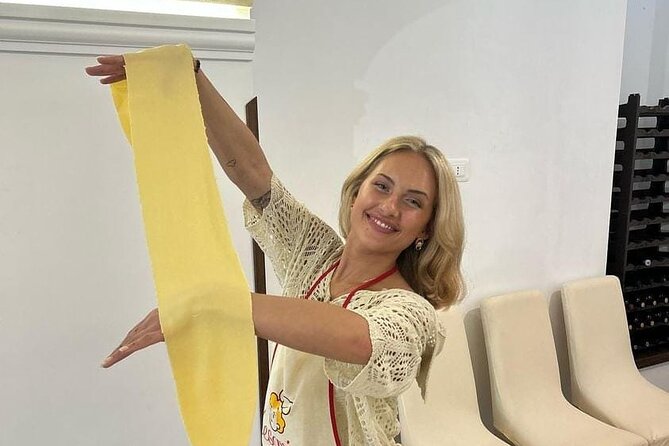 Cooking class with Pasta, mozzarella and Tiramisu with wine - Is $72.56 a good value?