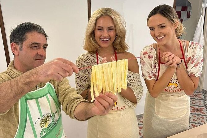 Cooking class with Pasta, mozzarella and Tiramisu with wine - Who will enjoy it most?