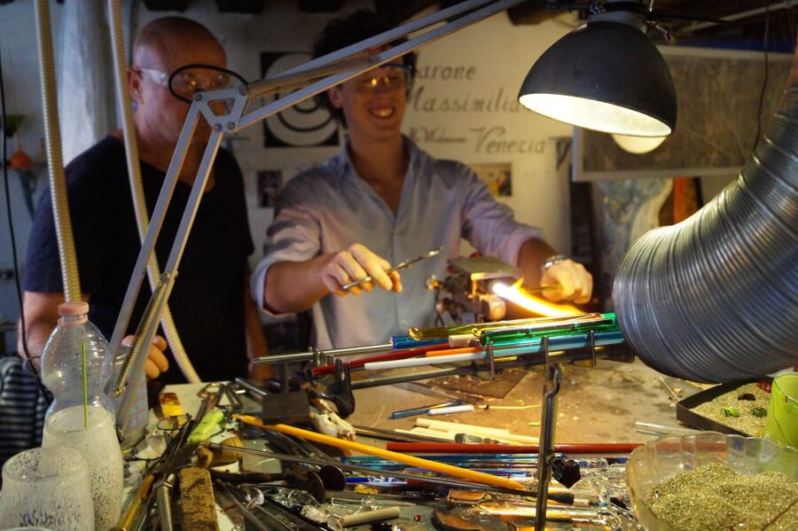 Create Your Glass Artwork: Private Lesson With Local Artisan - Who should book this glass lesson?