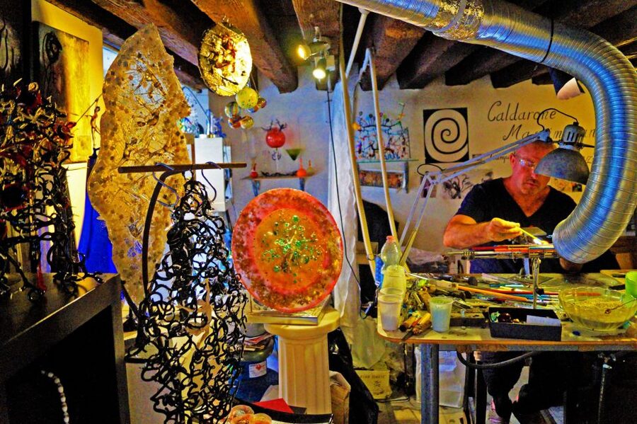 Create Your Glass Artwork: Private Lesson With Local Artisan - The opening lesson: Venice, Murano, and glass by lamp