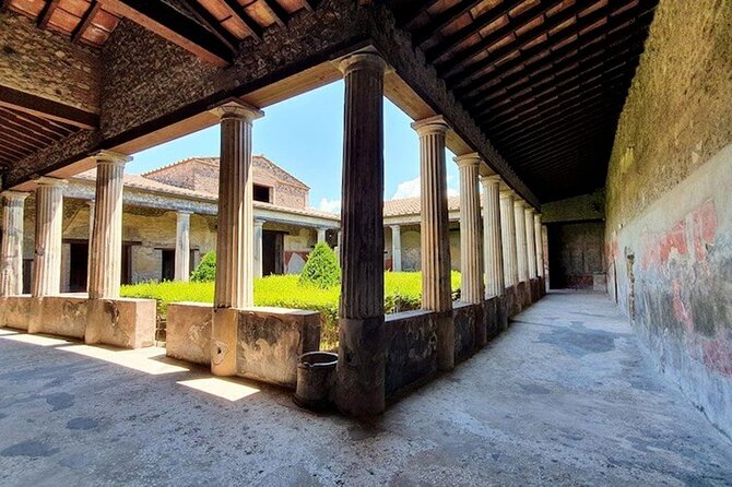 Day Trip of Pompeii, Herculaneum and Vesuvius from Naples - Herculaneum gives you the clearest Roman streets