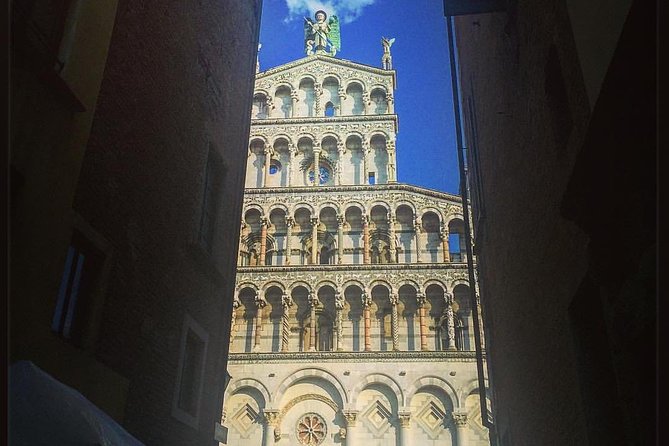 Discover Lucca’s Secrets on a Guided Walking Tour - Guide quality, group size, and the listening problem