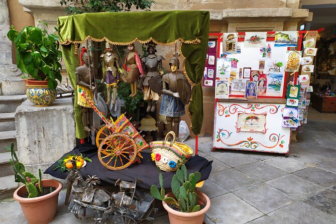 Discover Palermo in 3 hours. Art, history, markets and street food - Quattro Canti: Palermo’s city-center crossroads