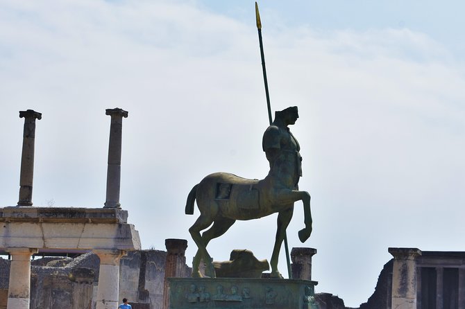 Discover the Ancient Ruins of Pompeii: Day Trip from Rome - Lunch in Pompeii and what to expect