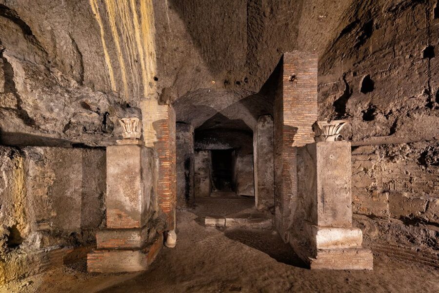 Ercolano: Herculaneum Skip-the-Line Ticket & Audio Guide - Walking the ancient streets at your own speed