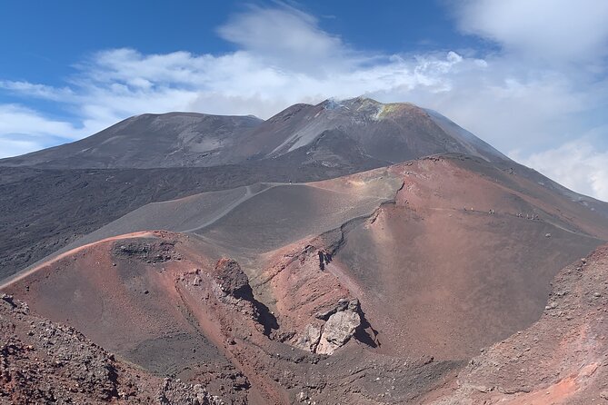 Etna excursion 3000 meters with 4x4 cable car and Trekking - Guides, group size, and the value of expert help