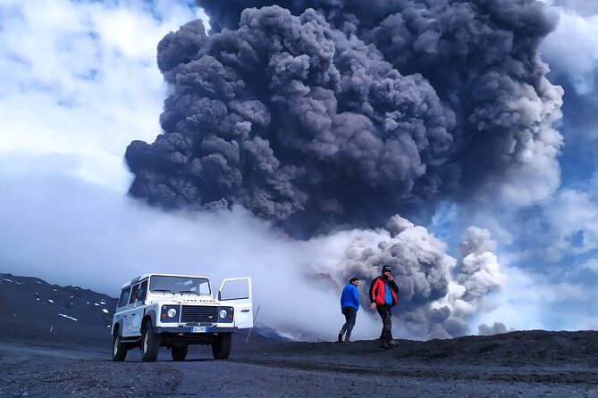 Etna excursion 3000 meters with 4x4 cable car and Trekking - Fitness, altitude, and safety