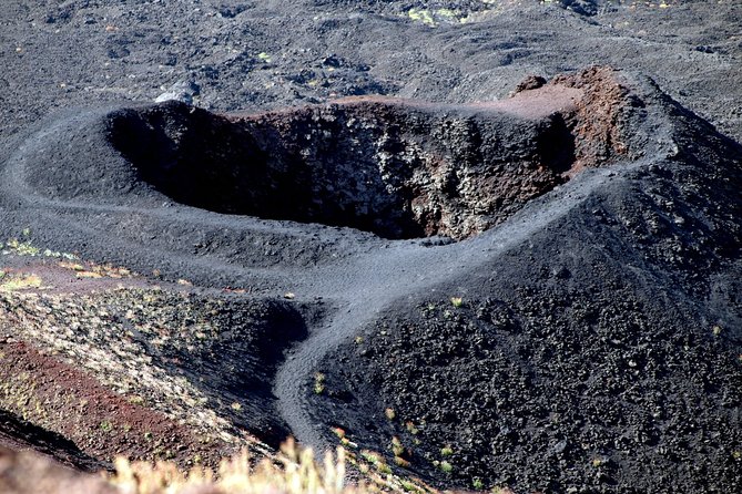 Etna Morning Trip - Stop one: old and new lava near Etna Est