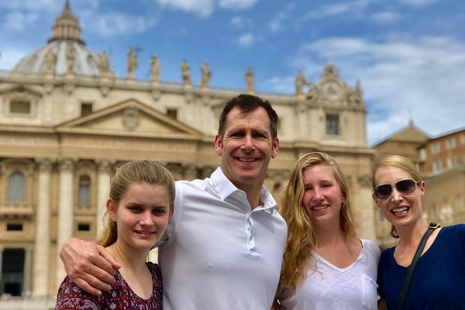 Express Early Morning Sistine Chapel Tour with Max 6 People - Guides make or break this two-hour visit