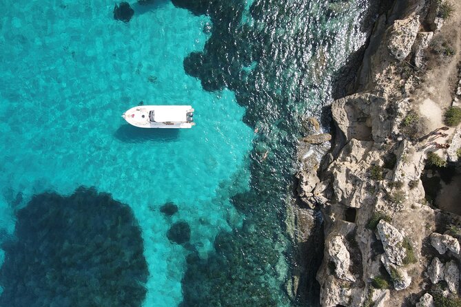 Favignana and Levanzo, Egadi islands tour by boat from Trapani - Levanzo port and the coast toward Cala Fredda
