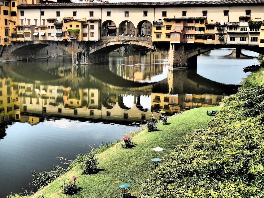 Florence: 2-Hour Guided Sightseeing Bike Tour - Santa Maria Novella and the western side of the center