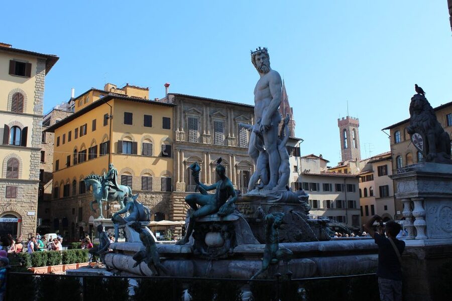 Florence: 2-Hour Guided Sightseeing Bike Tour - Republic Square and Florence’s public stage