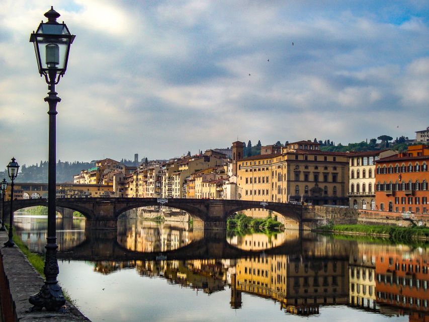 Florence: 2-Hour Guided Sightseeing Bike Tour - Pitti Square and the Oltrarno side