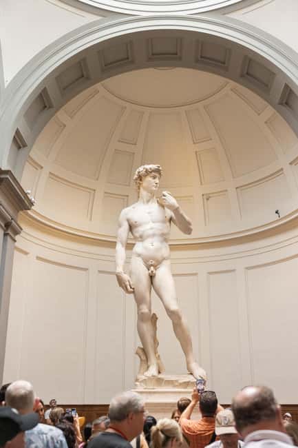 Florence: Accademia Gallery Reserved Entry Ticket - Getting through security and reserved entry