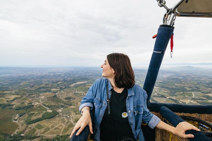 Florence: Balloon Flight Over Tuscany - Watching the balloon come alive