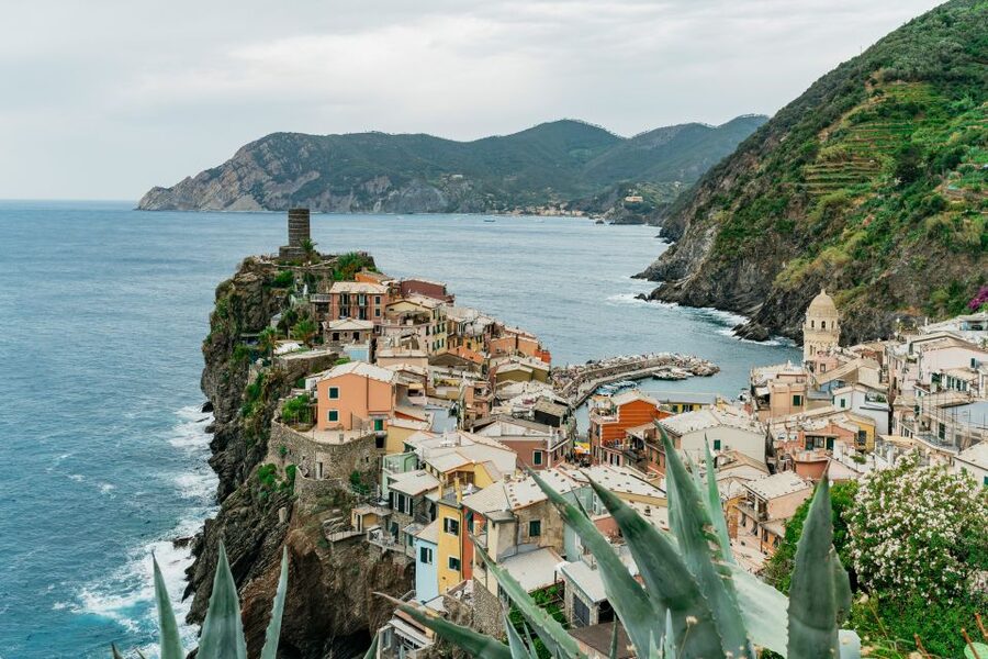 Florence: Cinque Terre Day Trip with Optional Hike - Seeing Cinque Terre From the Boat