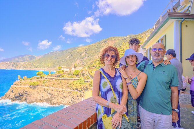 Florence: Cinque Terre Park Day Trip with Optional Street Food - Monterosso: two hours for lunch and the sea