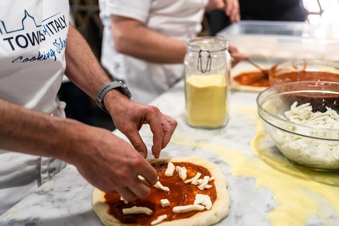 Florence Cooking Class The Art of Making Gelato & Authentic Pizza - What the chefs do well during the class