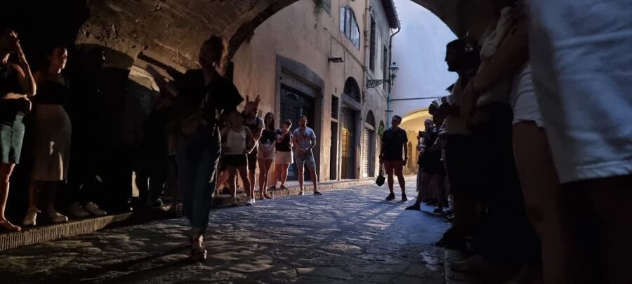 Florence: Dark Mysteries and Legends Guided Walking Tour - Narrow streets and stories of superstition