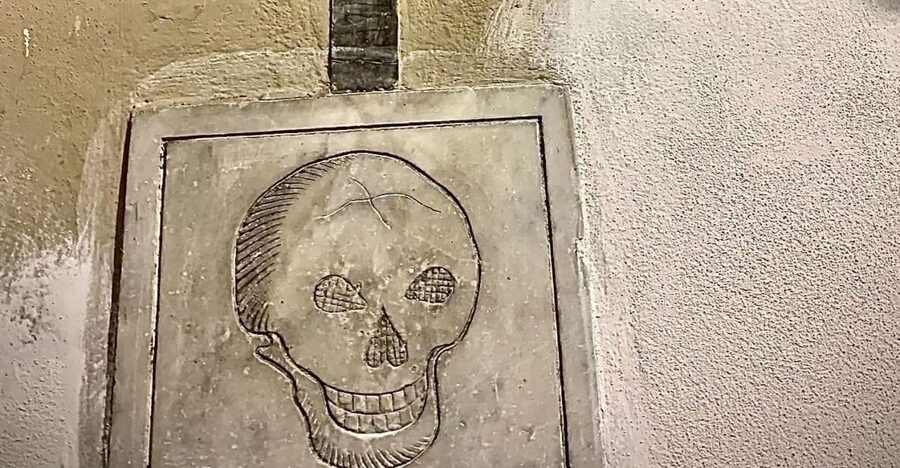 Florence: Dark Mysteries and Legends Guided Walking Tour - Piazza della Signoria and Florence’s political heart