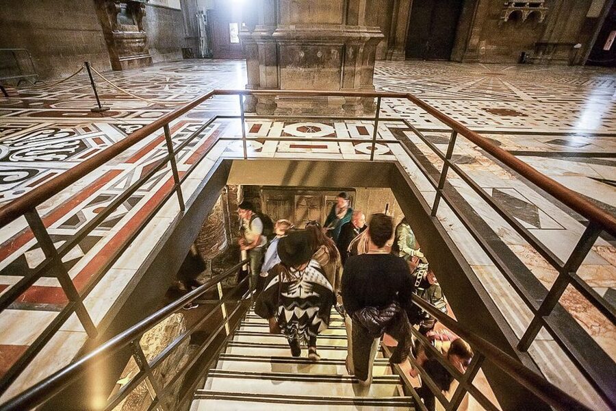 Florence Duomo, Baptistery & Opera Museum Audioguided Tour - Cathedral entry and the Santa Reparata Crypt
