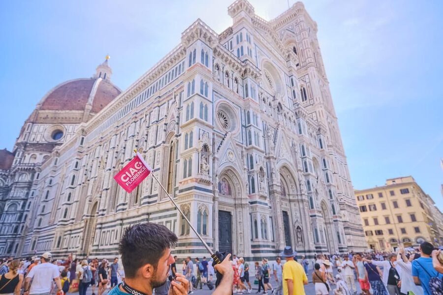 Florence: Duomo Cathedral Skip-the-Line Guided Tour - Meeting the guide in Cathedral Square