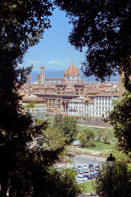 Florence: Eco-Friendly Golf Cart City Tour with Audio Guide - Ponte Vecchio and the Oltrarno side