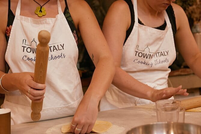 Florence Food Tour with Truffle Pasta, Steak & Free Flowing Wine - Finishing with artisanal gelato near the Duomo