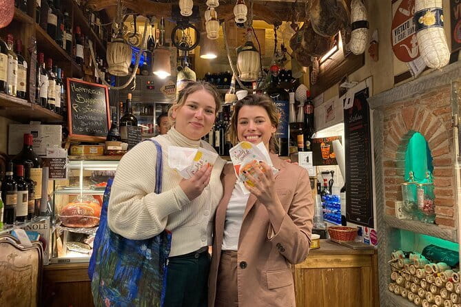 Florence Food & Wine Tour: Tuscan Tastings with Local Guide - Piazza della Signoria and cucina povera
