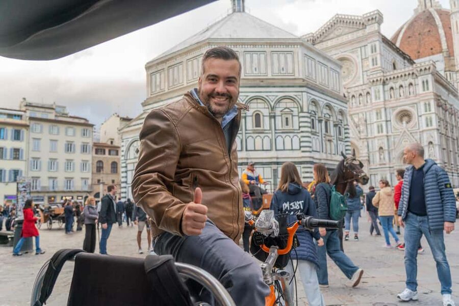 Florence: Guided City Tour by Rickshaw - Republic Square gives you an easy starting point