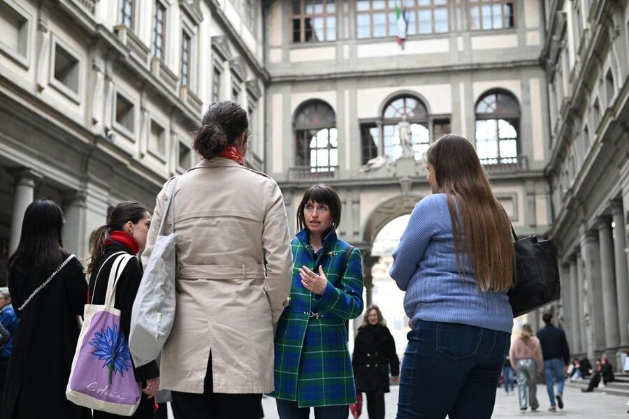 Florence: Guided Tour of Medici Family Secrets and Chapels - Why the Medici story makes Florence easier to read